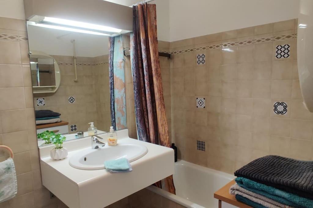 Apartamento 2 Bedroom Flat With Terrasse & Car-park Ouest *